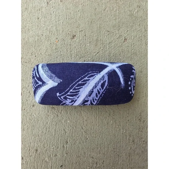 Vera Bradley Hard Shell Eyeglass Case Blue White Floral Batik Pattern Eyewear Z2