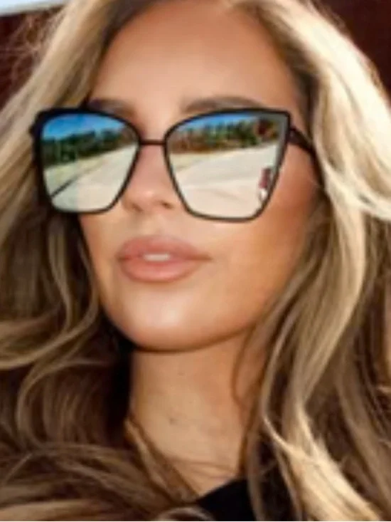 Diff Stylish Black Frame Sunglasses with Pink Gradient Lenses