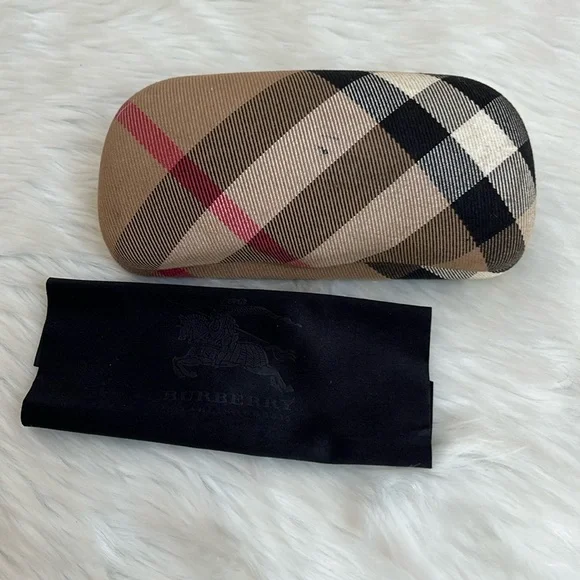 Burberry classic hard glasses case and clean soft cloth