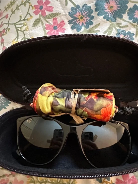 Black Aviator Sunglasses with Floral Cleaning Cloth
