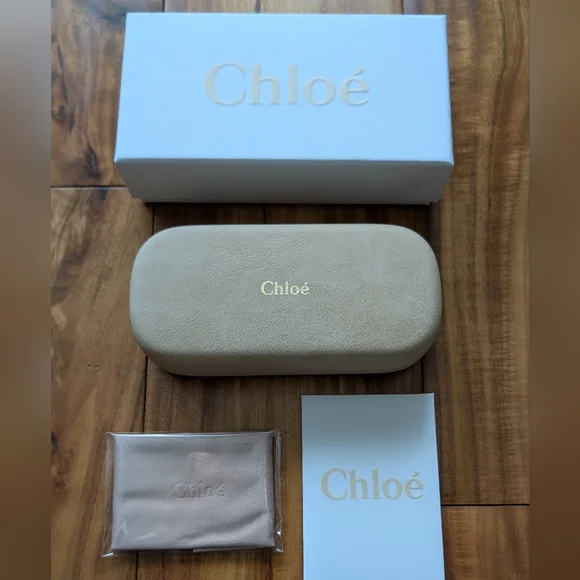 Chloe Glass Case Logo Lens Cloth Logo Box + Certification Card New ❤️