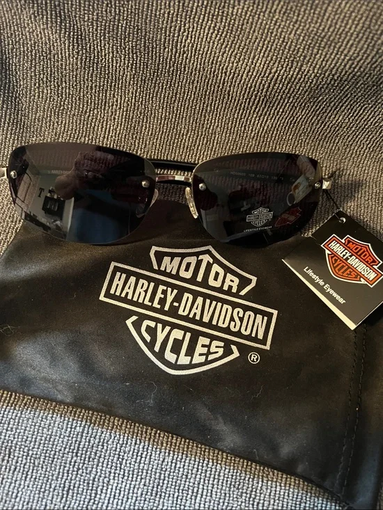 Harley-Davidson Black Rimless Sunglasses with Dark Gray Lenses. Women’s