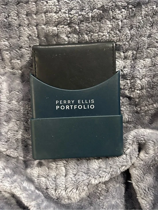 New Perry Ellis Men’s Black Soft Touch Portfolio Wallet