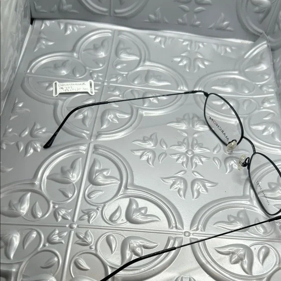 Chic Black‎ Eyewear by CHANEL
