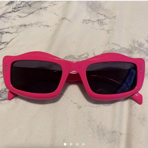 Moschino Pink Lip Sun glasses  #pink #moschino