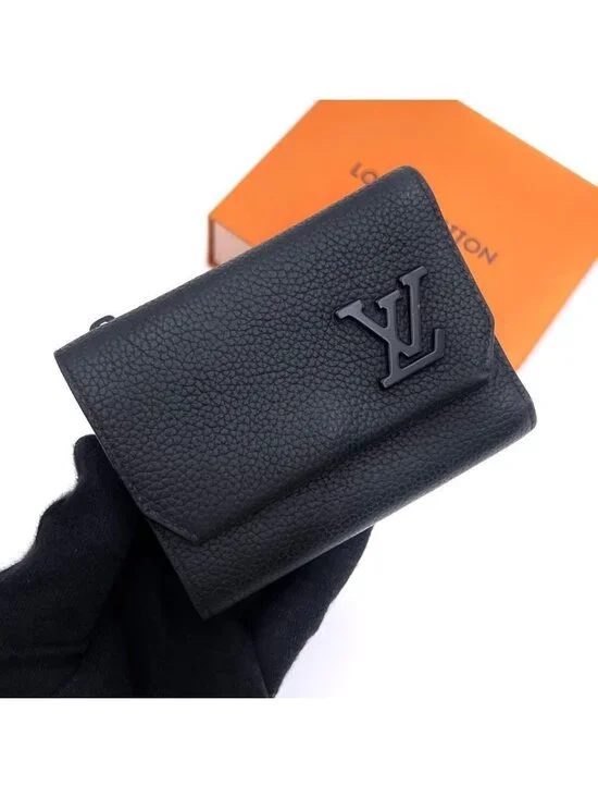 Louis Vuitton Aerogram Portefeuille Pilot Trifold Wallet Black