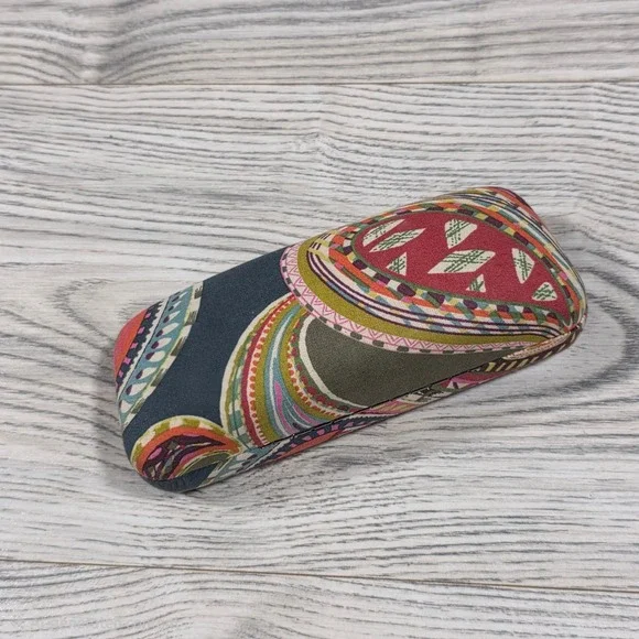 Vera Bradley Heirloom Pasley Clam Shell Case -Carolyn Nomadic Floral Frames