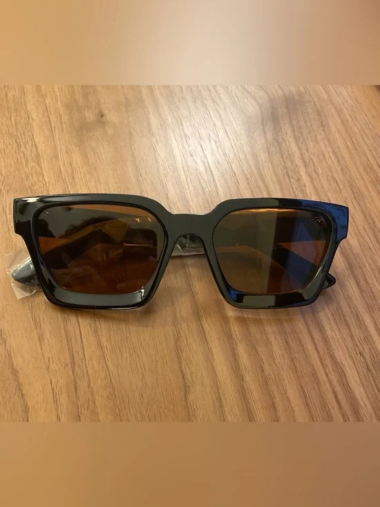Bold Black Square Sunglasses with Brown Lenses