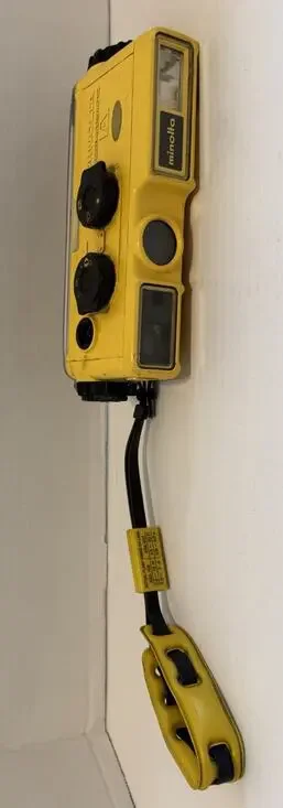 Minolta Weathermatic A 110 Film Underwater Camera w/ Strap Vintage UNTESTED