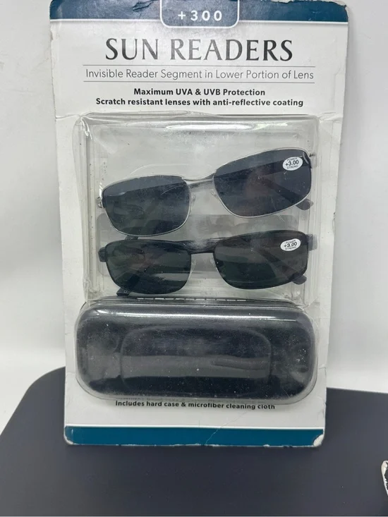 New Sunreaders 2 Pack with case +3.00