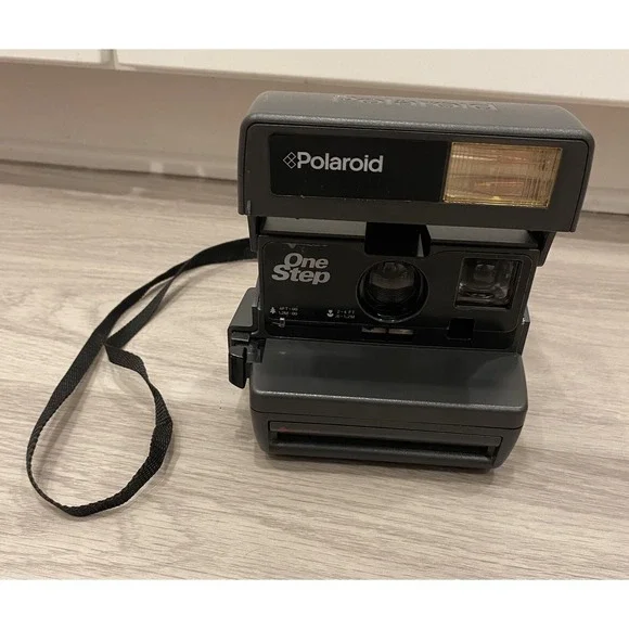 Polaroid One Step 600 Film Instant Camera With Strap Untested‎