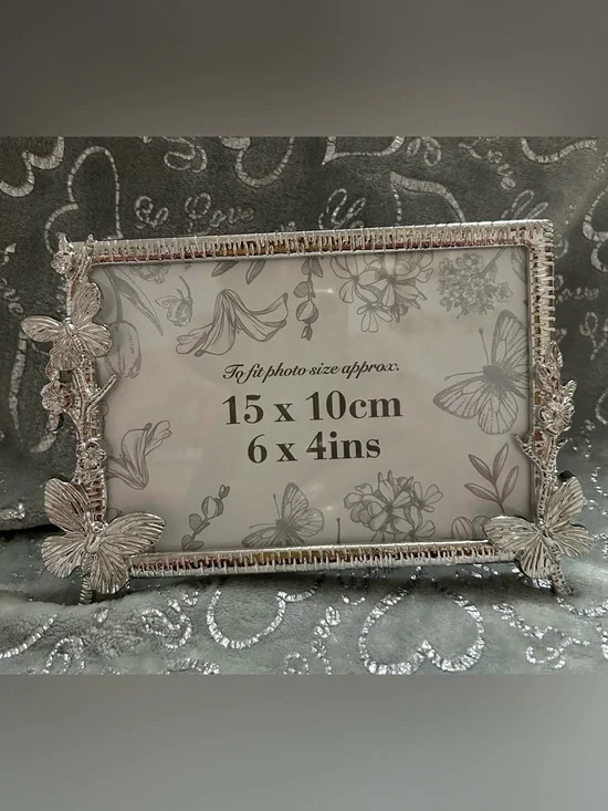 NWT Ashley Manor Silver Floral Butterfly Photo Frame - 6 x 4 in