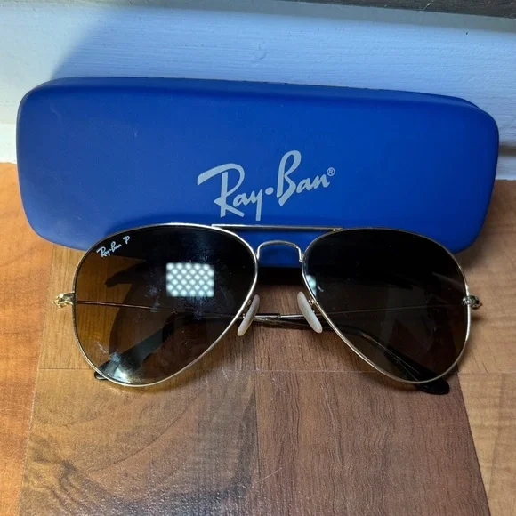 Ray-Ban polarised Gold Aviator pilot Sunglasses with Blue Case