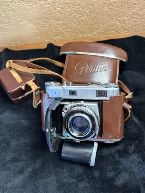 Kodak Vintage Camera- See all info and details in photos