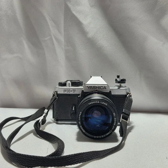 Yashica FX-7 35mm SLR Film Camera with ML Zoom 42-75mm 1:3.5-4.5 Lens Untested