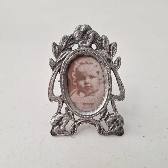 Vintage MCM Pewter Mini Ornate Flower Oval Picture Frame 2.5