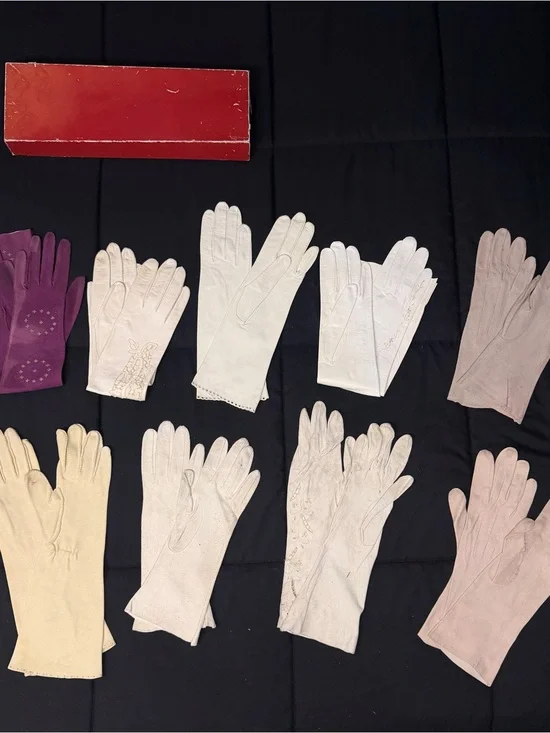 Women’s Classic Ivory Dress Gloves - Soft Neutral Pair