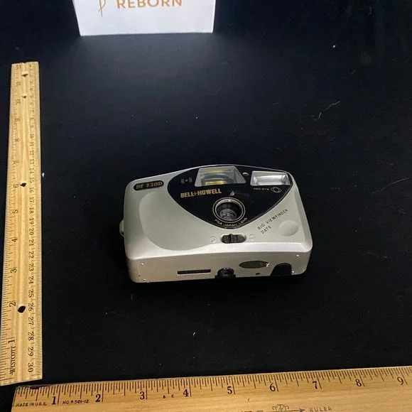 Bell Howell AF 300 35mm Film‎ Camera With Case Auto Focus Zoom Flash