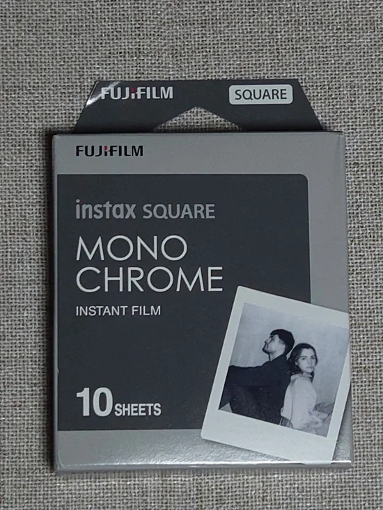 Fujifilm Instax SQUARE Monochrome Instant Film NEVER OPENED *NO SHIPPING COST*