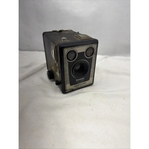 Kodak Brownie Six-20 Model D Vintage Camera Made In England Photography Display