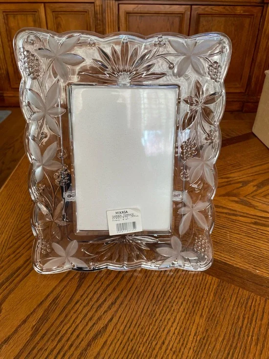 Vintage Mikasa “Garden Terrace” 5x7 Frosted & Clear Crystal Frame NWT