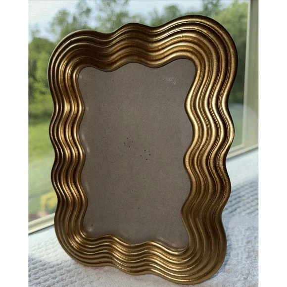 Tahari Home Gold Tone Wave Photo Frame for 4x6 Photo Vintage‎ Contemporary