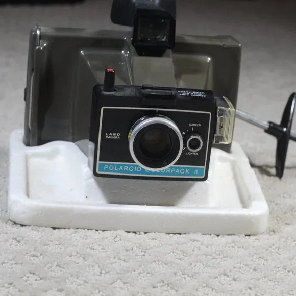 Vintage 1970's Polaroid Colorpack II Land Camera