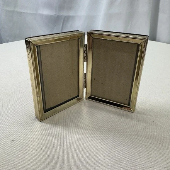 Picture Frame‎ Vintage Double(2) Capacity Folding Brass Free Standing For 2x3 in