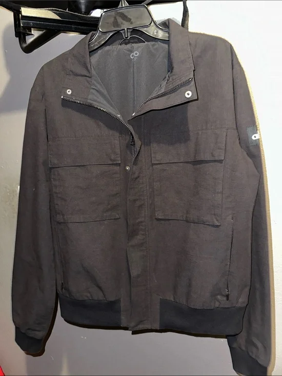 ALO Yoga Men’s Black Bomber Jacket with Subtle Trim