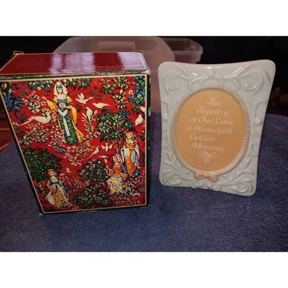 AVON Vintage Tapestry Collection Porcelain Picture Frame 1981 5