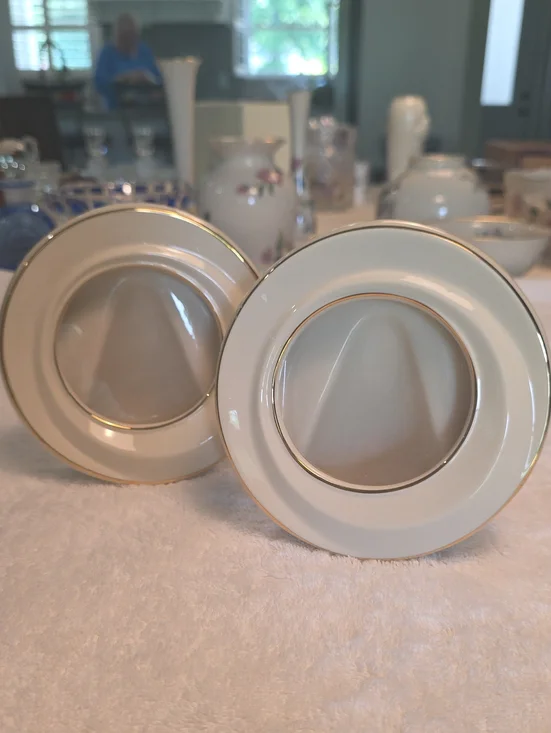 Lenox Elegant Round White Porcelain Picture Frames with Gold Trim