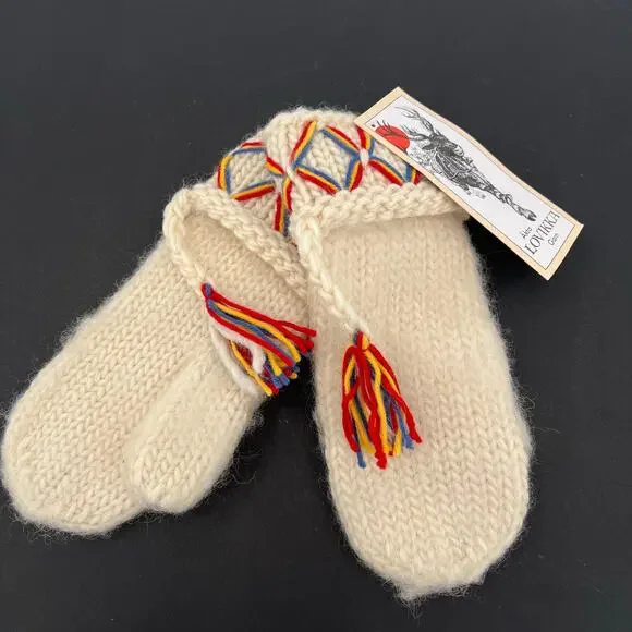 Lovikka Mittens Women’s Hand Knitted Scandinavian Wool Mittens