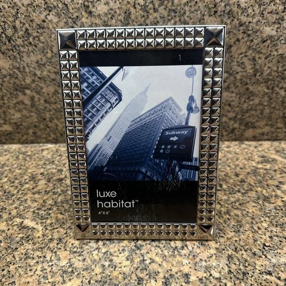 Luxe Habitat Y2K Silver Studded‎ Picture Photo Frame 4x6 Metal Modern Tabletop