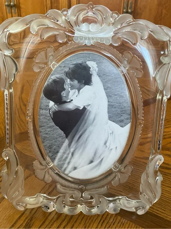 Mikasa “Princess” 5x7 Crystal Wedding Picture Frame Clear & Frosted. Germany NWT