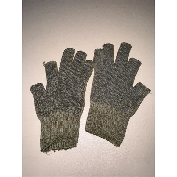 VTG Cabela’s Green Gloves