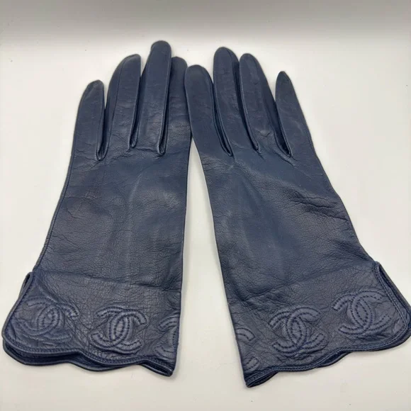 Chanel navy blue lambskin leather gloves sz 7.5 90s era