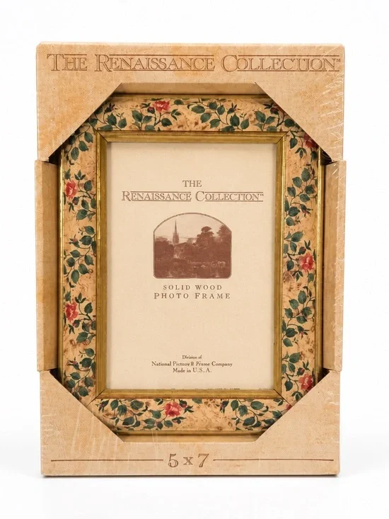 BEAUTIFUL!! National Picture & Frame Co. Wood Floral 5x7 Photo Frame/Gold Trim