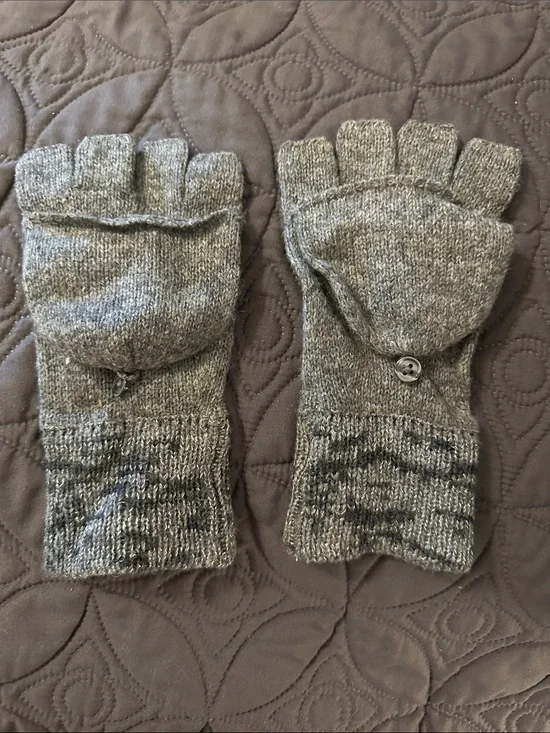 Convertible Knit Fingerless Gloves with Mitt Flap - Gray