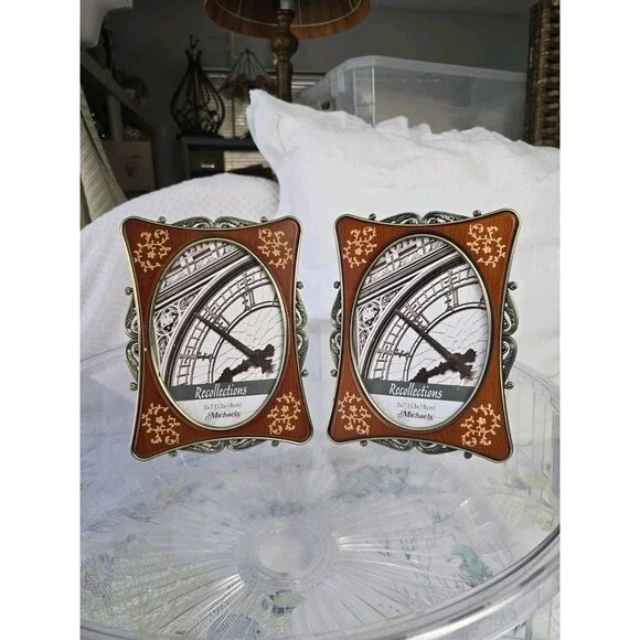 Pair of Art Deco Style Ornate Photo Picture Frames 5x7