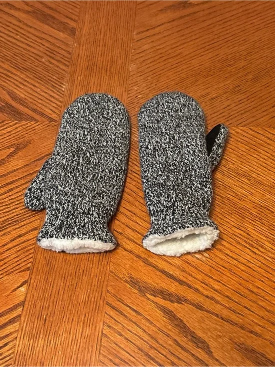 Vintage Aris Suede Palm Knit Mittens Sherpa Lined Black White Marled Winter
