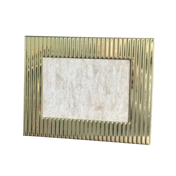 Vintage Gold Ribbed Metal Picture Photo‎ Frame 5x7 Art Deco Modern