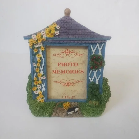 Gazebo Garden Photo Frame 3.5x5 Blue 3D Resin Cat Floral Cottagecore