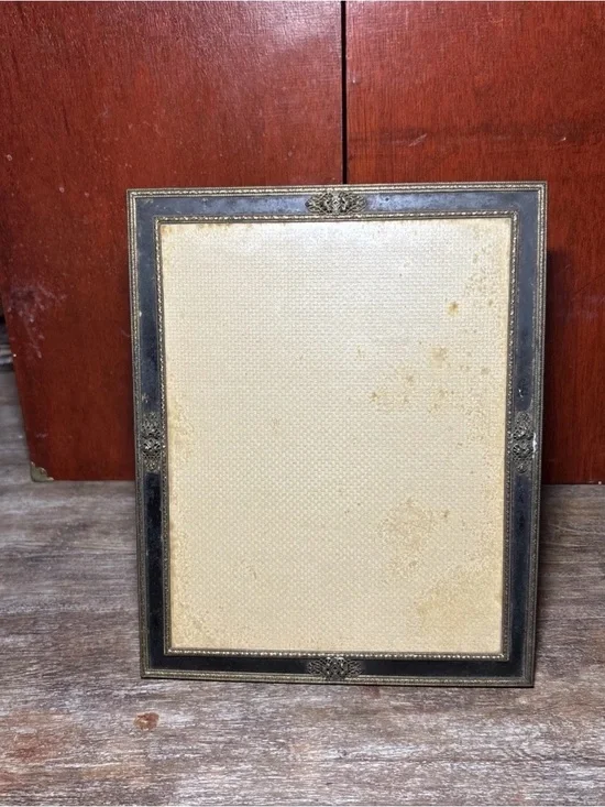 Vintage Black and Gold Picture Frame - Classic Home Accent