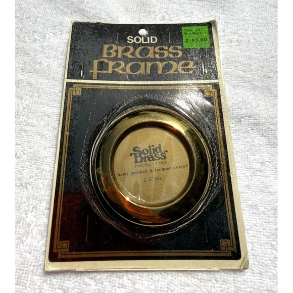 Title Vintage Solid Brass Round Photo Frame 2.5