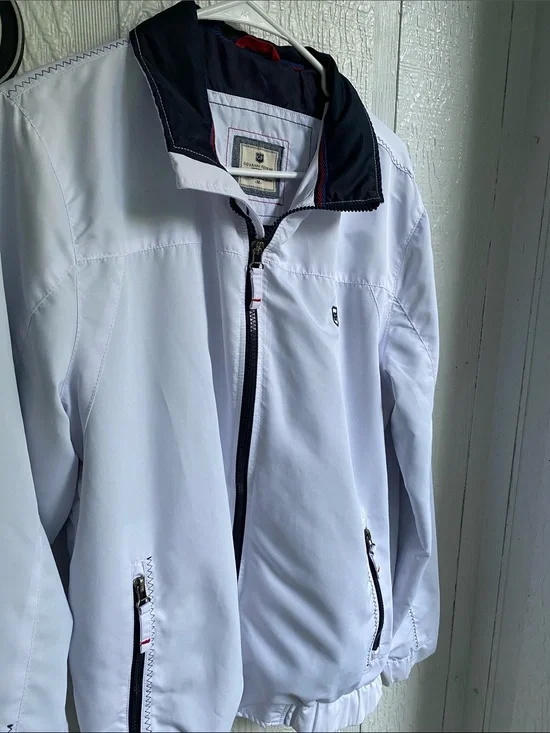 Giovanni Ferrini White Vintage Windbreaker with Navy Collar & Trim Size Medium
