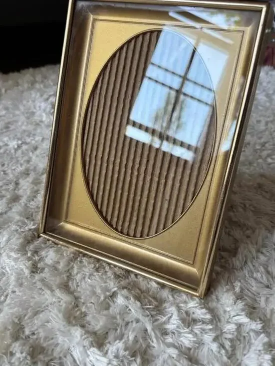 Vintage scoop mat picture frame