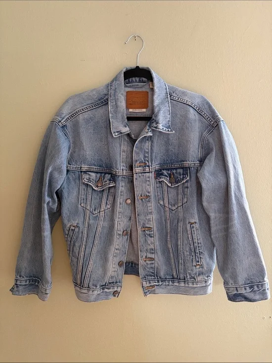 Levi’s Vintage Blue Denim Trucker Jacket - Classic Jean Jacket