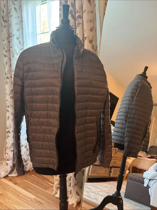 Zara Men's Quilted Puffer Jacket in Taupe Gray