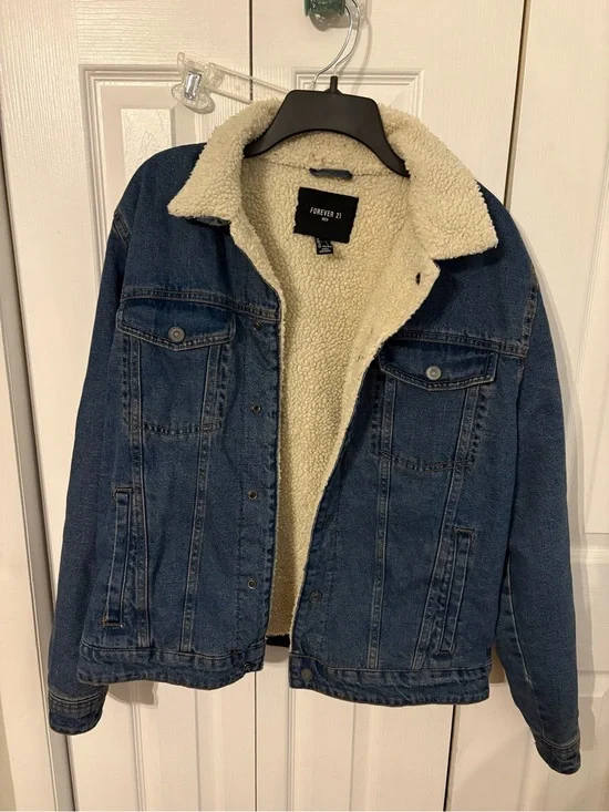 Forever 21 Men Sherpa-Lined Jacket in Cream with Dark Blue Trim