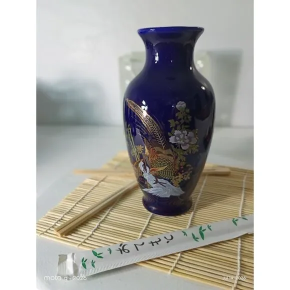 Vintage Cobalt Blue Peacock Flower Vase Gold Trim Japanese Chinoiserie 8
